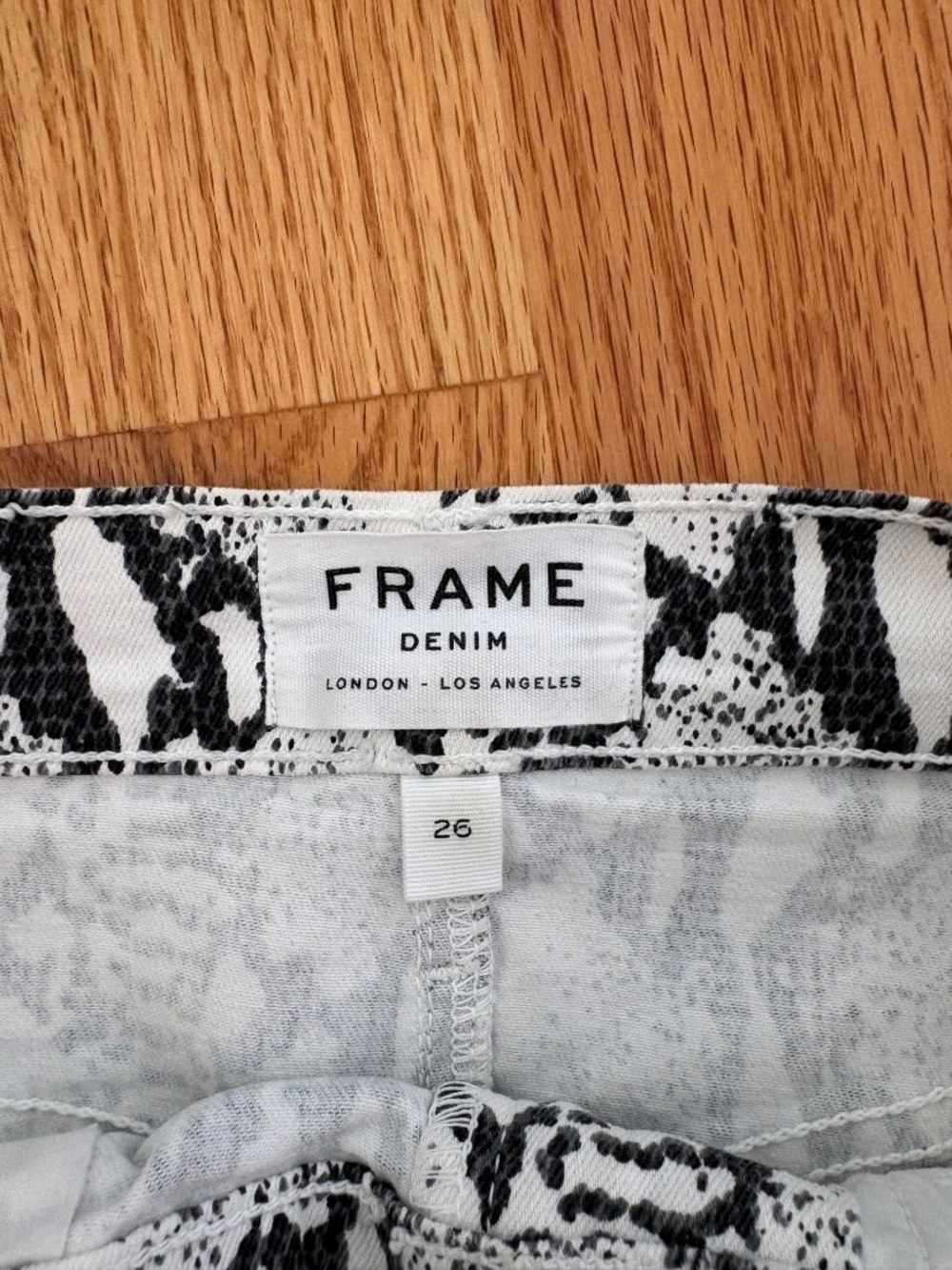 Frame Le Mini Denim Skirt Python - Picture 3 of 3